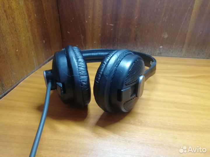 Студийные наушники behringer HPS5000