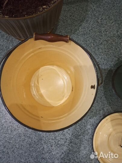 Эмалированное ведро