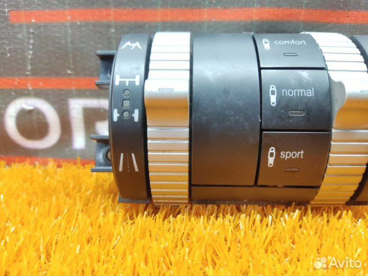 Кнопка управления подвеской Porsche Cayenne 955