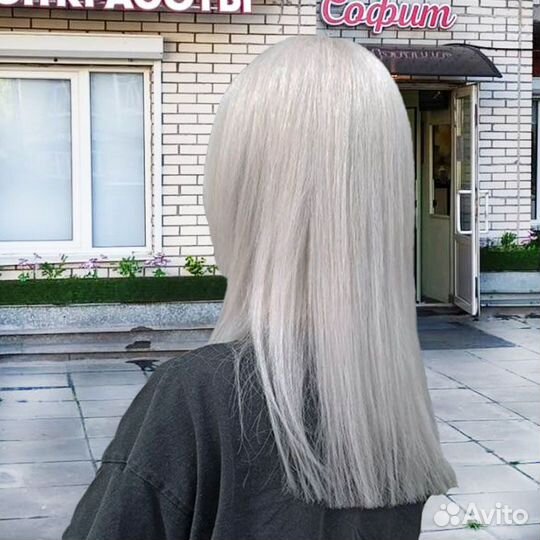 Окрашивание волос и стрижка