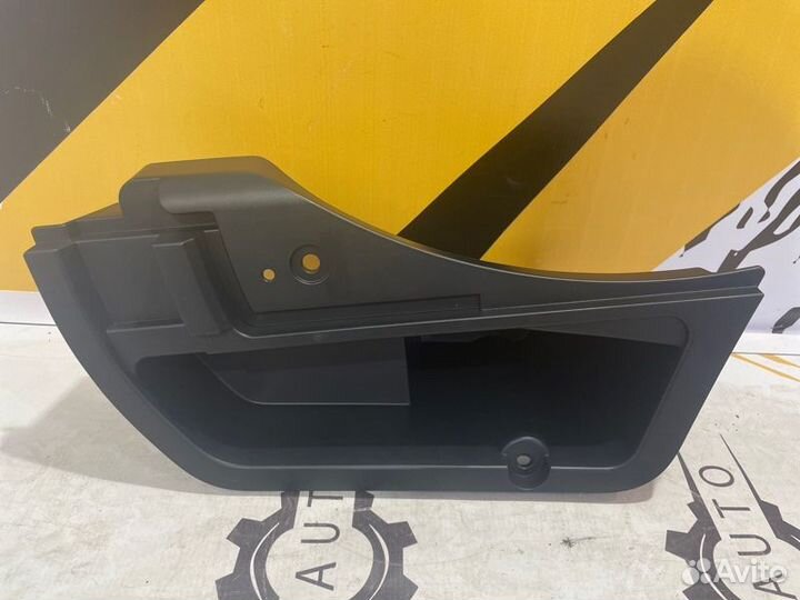 Обшивка багажника задняя правая. Карман Lexus Rx
