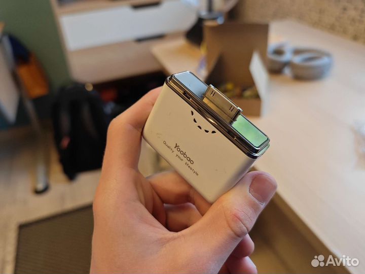 Павербанк apple