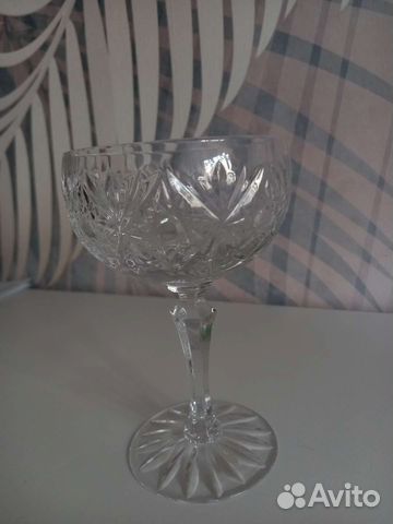 Хрустальная конфетница на ножке