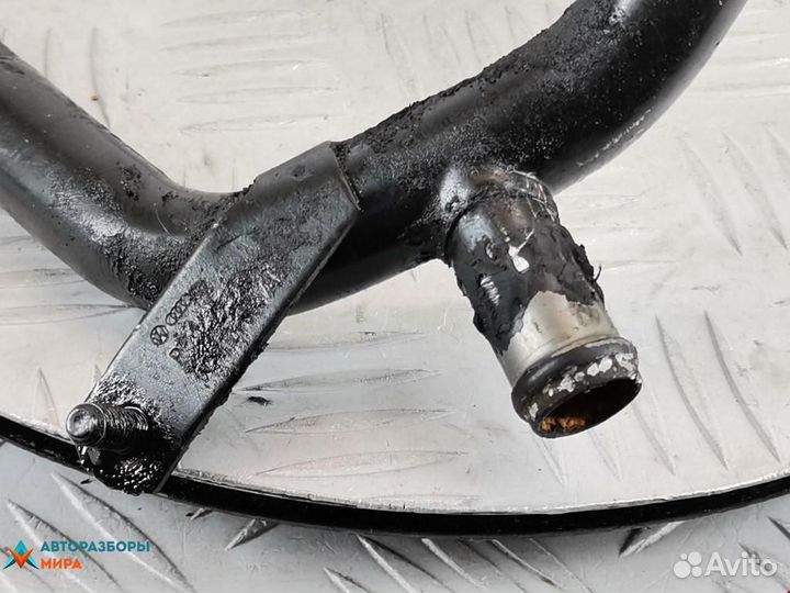 Патрубок радиатора Volkswagen Golf 3 1999