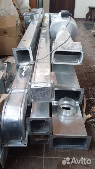 Комплект труб и канальный вентилятор для вентиляци