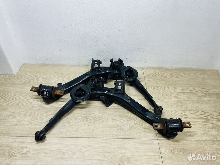 Рычаги задние нижние пара Honda Civic 4D