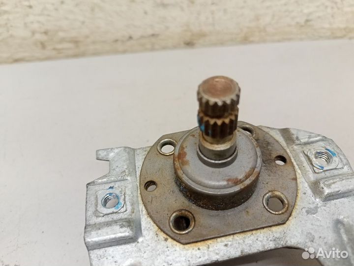 Стеклоподъемник механический задний левый