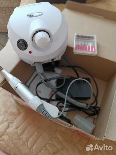 Прибор для чистки ногтей