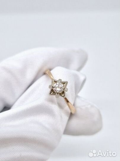 Золотое кольцо с бриллиантом 18,5р