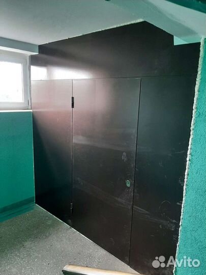 Металлические тамбурные перегородки,входные двери