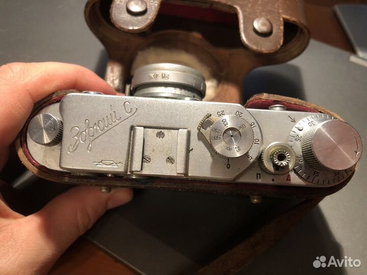 Пленочный фотоаппарат Зоркий