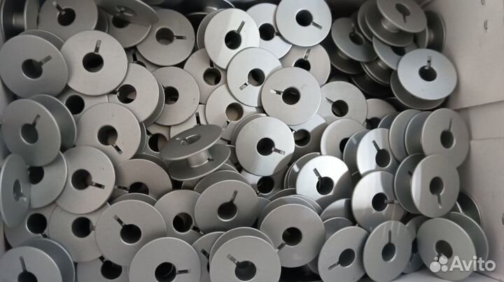 Шпули для прямострочных швейных машин