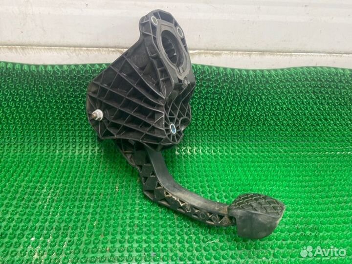 Педаль сцепления Volkswagen Golf Plus 5 caxa 2012