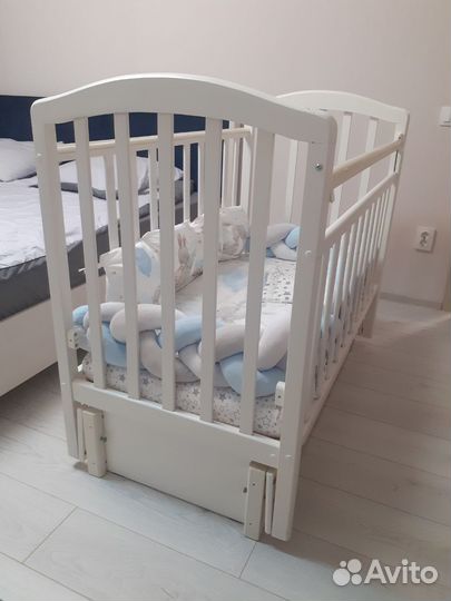 Детская кроватка