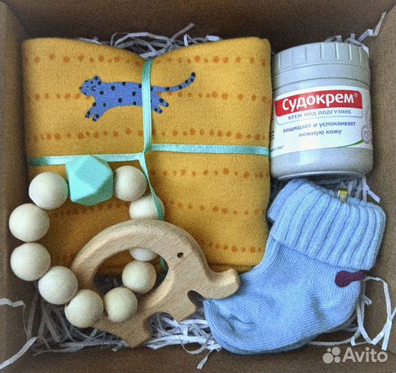 Подарочный бокс для новорожденного летом