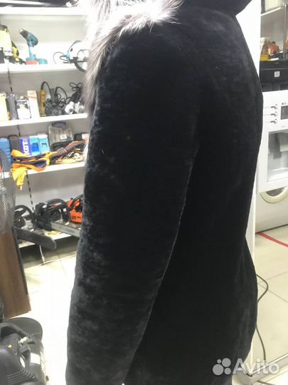 Шуба мутоновая с капюшоном черная