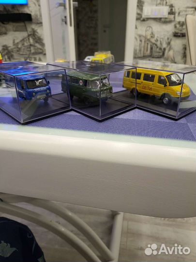 Модели 1:43 в боксах. 