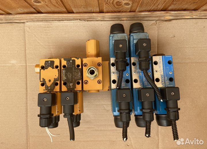 Гидрораспределитель для case