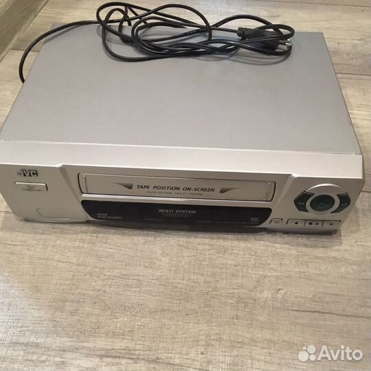 Видеомагнитофон jvc