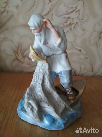 Старинные фарфоровые статуэтки
