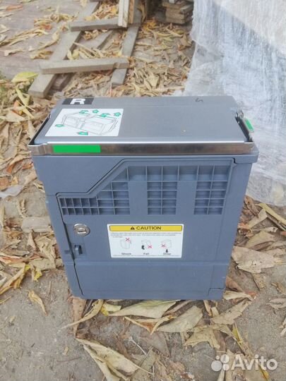 Ящик для д е н е г