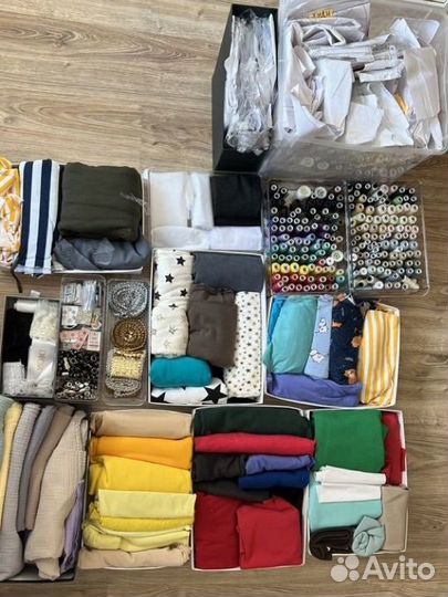 Ткани, нитки, иголки, выкройки