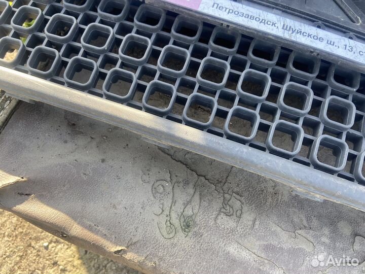 Решетка бампера нижняя Ford Fusion