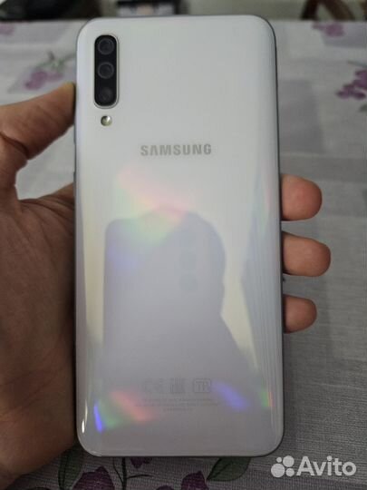 Samsung Galaxy A50, 4/64 ГБ