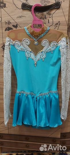 Костюм для фигурного катания со стразами Сваровски