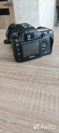 Камера pentax ist D и объектив 18-55 с блендой