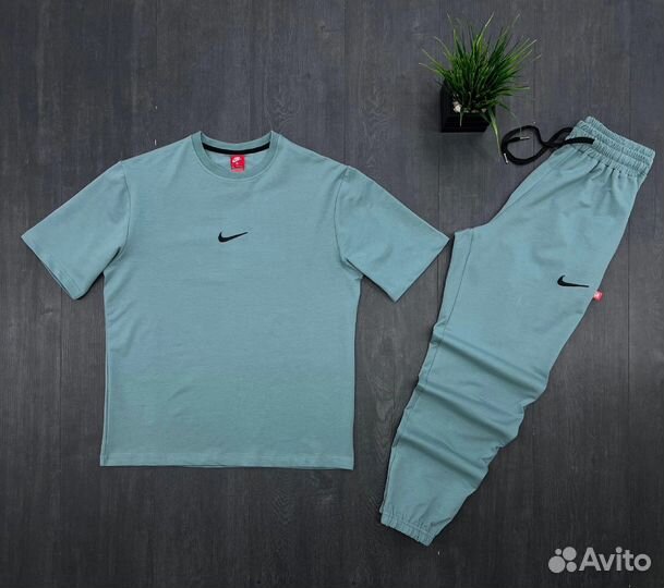 Костюм Nike весенний