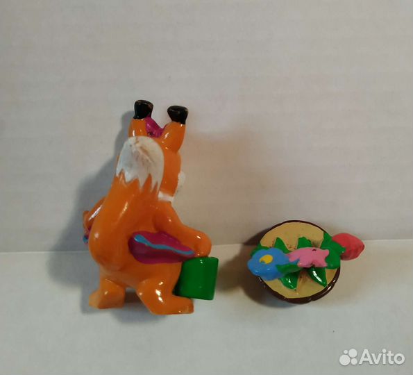 Веселые бельчата Белка с клумбой