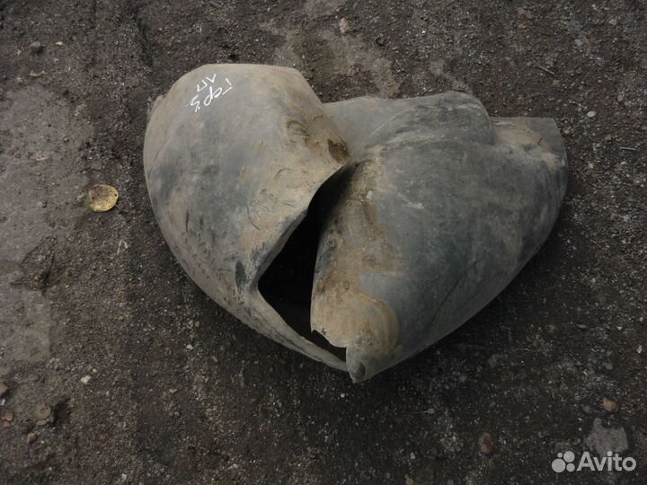 Подкрылок передний левый Фольцваген Гольф 3