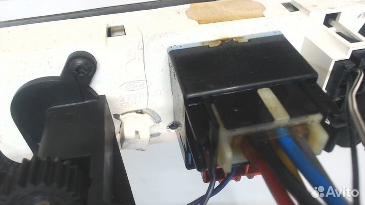 Переключатель отопителя Ford Mondeo 1, 1995