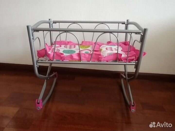Детская кроватка для кукол