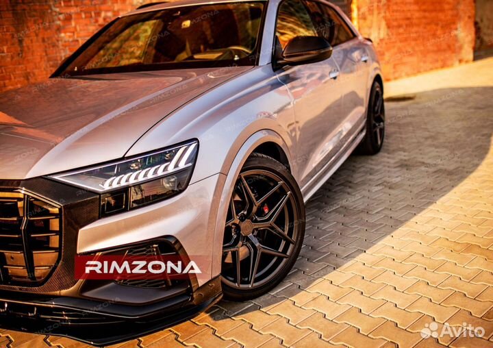 Кованые диски R22 на Audi RS Q8