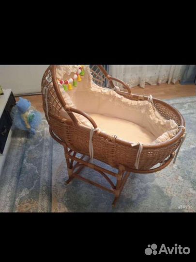 Плетенная люлька из лозы
