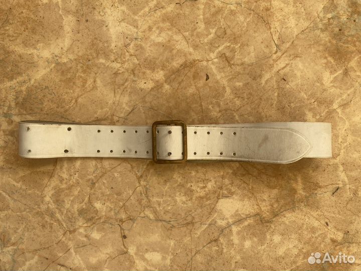 Белый ремень