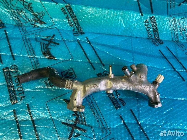 Фланец двигателя системы охлаждения Lexus Lx570