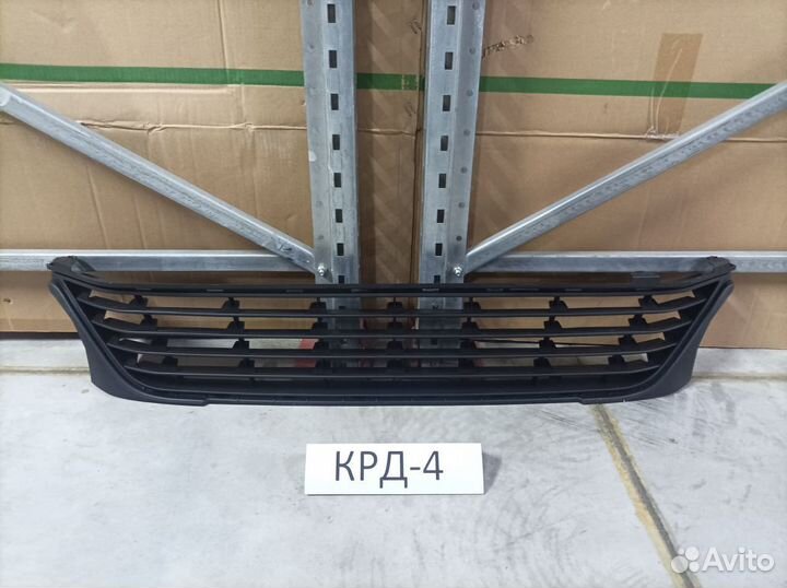 Решетка в бампер нижняя Renault Logan 2 2014