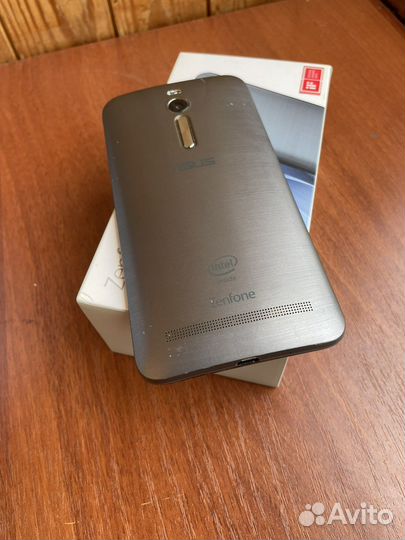Телефон asus Zenfone 2