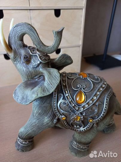 Статуэтка слон