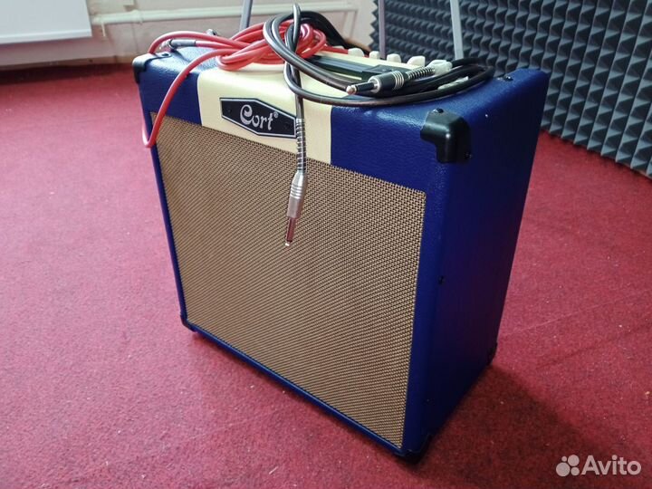 Комбоусилитель cort