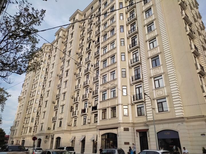 4-к. квартира, 210 м², 12/12 эт.
