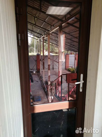 Алюминиевая дверь бу