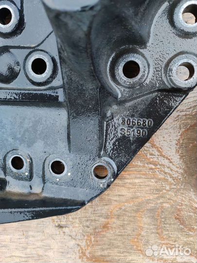 Кронштейн переднего бампера левый scania 1806680