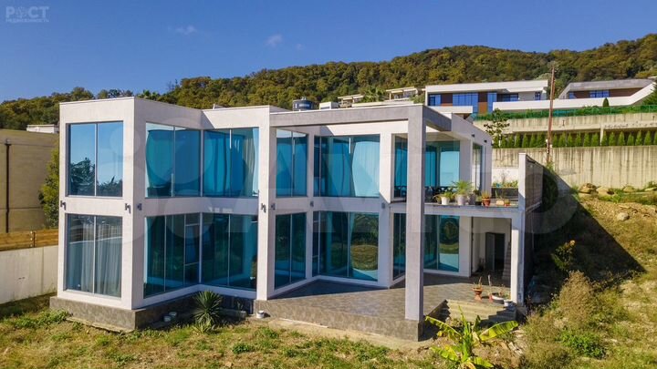 Коттедж 280 м² на участке 7 сот.