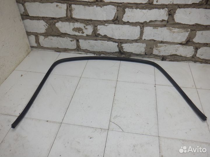 Уплотнитель проёма Mitsubishi Space Star