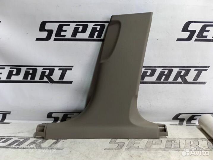 Обшивка центральной стойки правая Audi A4 Allroad