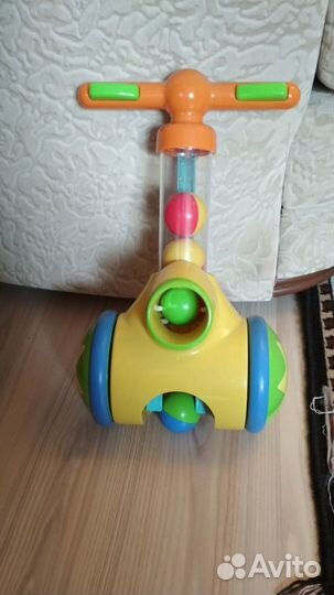 Развивающая игрушка с шарами